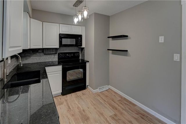 1612 N Ponca Drive, Independence, MO 64058