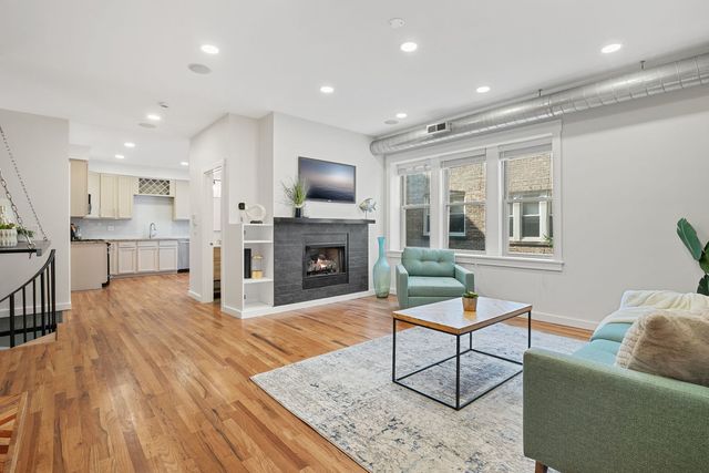 4104 N Mozart Street 1W, Chicago, IL 60618