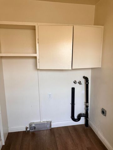 389 S Valencia Boulevard, Woodlake, CA 93286