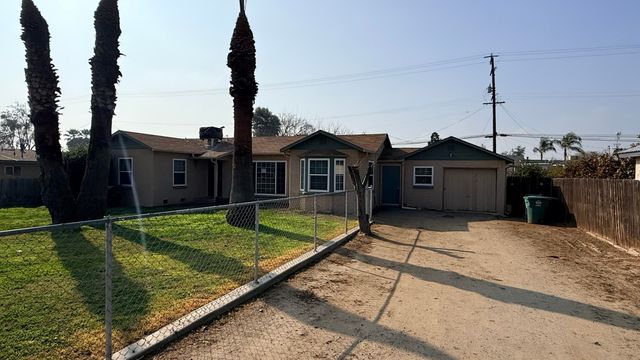 389 S Valencia Boulevard, Woodlake, CA 93286