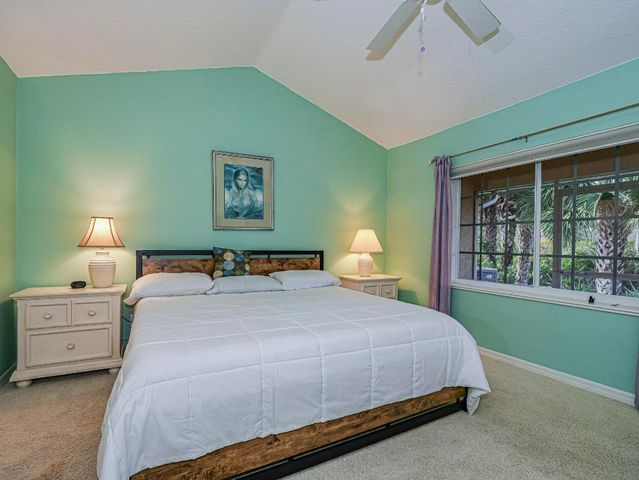 679 5th Avenue, Vero Beach, FL 32962