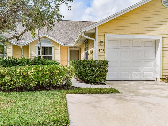 679 5th Avenue, Vero Beach, FL 32962