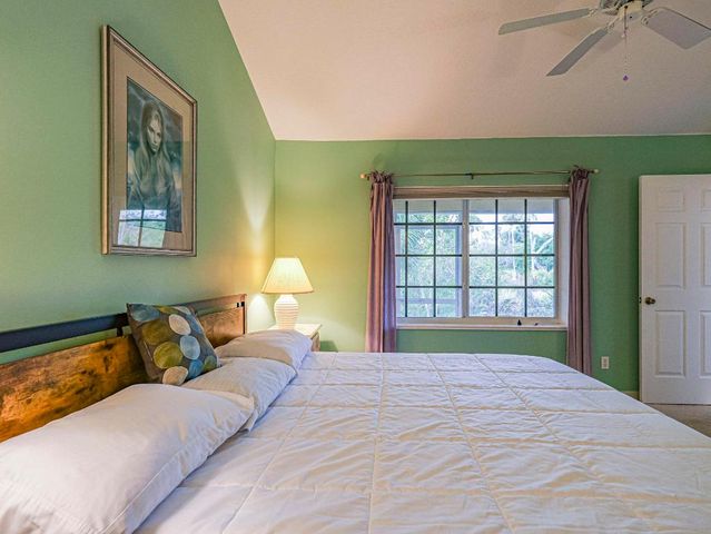 679 5th Avenue, Vero Beach, FL 32962