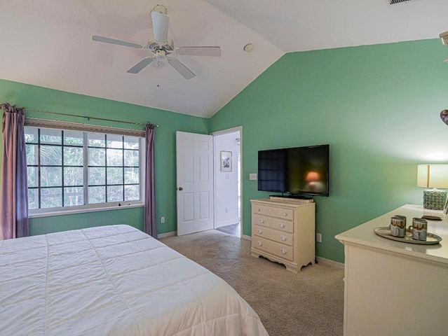 679 5th Avenue, Vero Beach, FL 32962