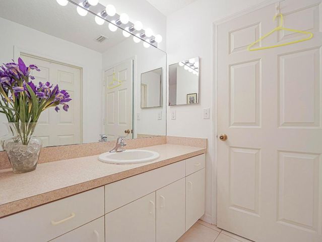 679 5th Avenue, Vero Beach, FL 32962