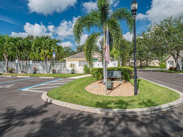 679 5th Avenue, Vero Beach, FL 32962