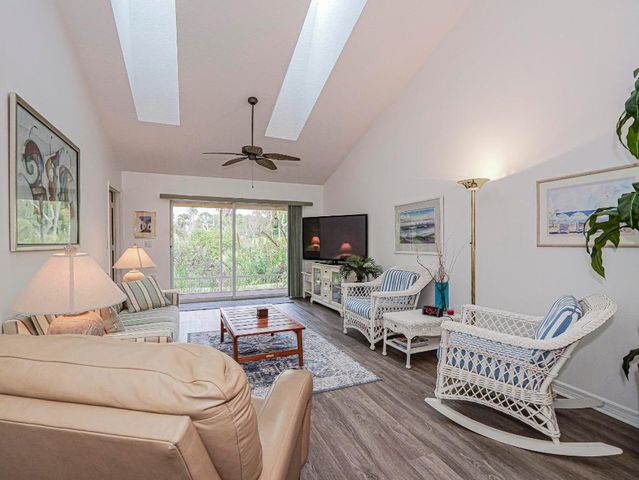 679 5th Avenue, Vero Beach, FL 32962