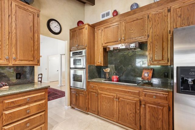 10107 Justamere Ln, Elk Grove, CA 95624