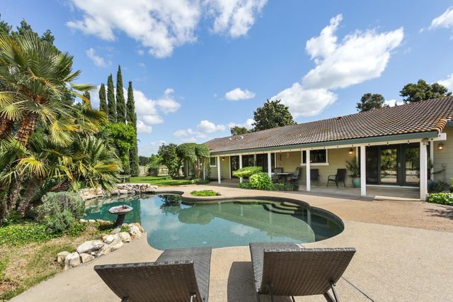 10107 Justamere Ln, Elk Grove, CA 95624