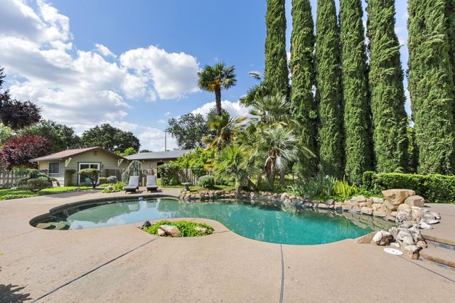 10107 Justamere Ln, Elk Grove, CA 95624