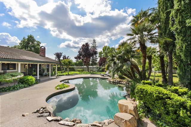 10107 Justamere Ln, Elk Grove, CA 95624