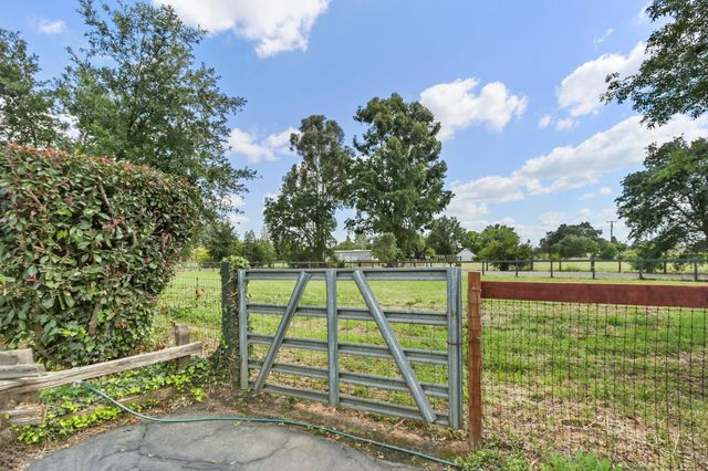 10107 Justamere Ln, Elk Grove, CA 95624
