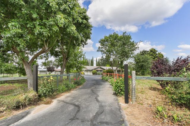10107 Justamere Ln, Elk Grove, CA 95624