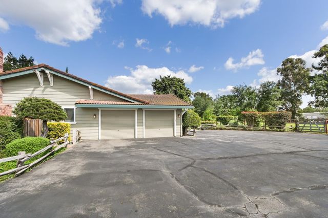 10107 Justamere Ln, Elk Grove, CA 95624