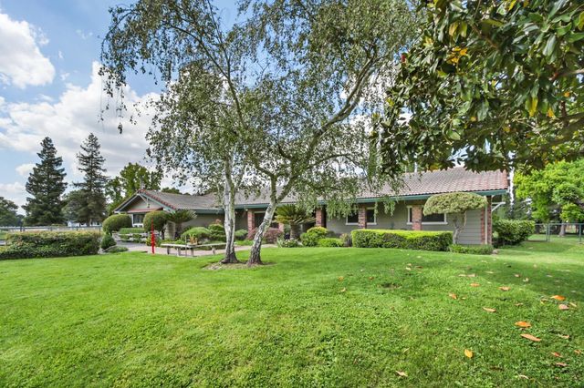 10107 Justamere Ln, Elk Grove, CA 95624