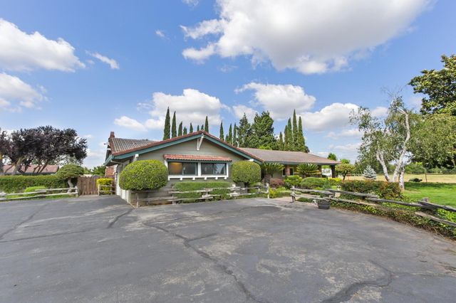 10107 Justamere Ln, Elk Grove, CA 95624