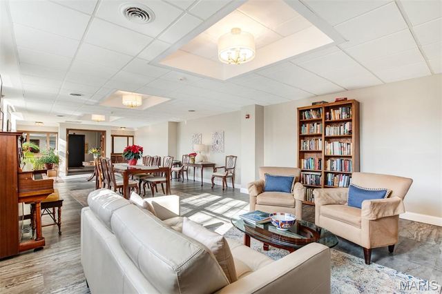 3438 Russell Boulevard 604, St Louis, MO 63104