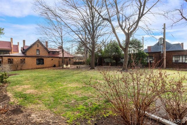 3438 Russell Boulevard 604, St Louis, MO 63104