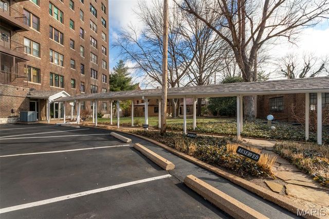 3438 Russell Boulevard 604, St Louis, MO 63104