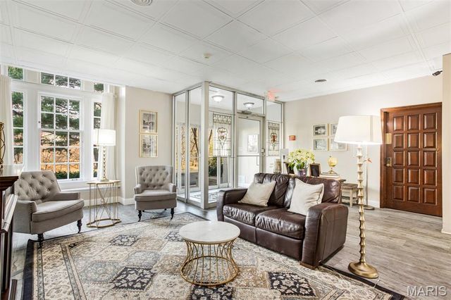 3438 Russell Boulevard 604, St Louis, MO 63104