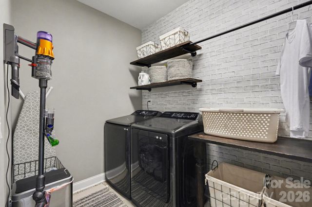 17005 Luvera Lane, Charlotte, NC 28278