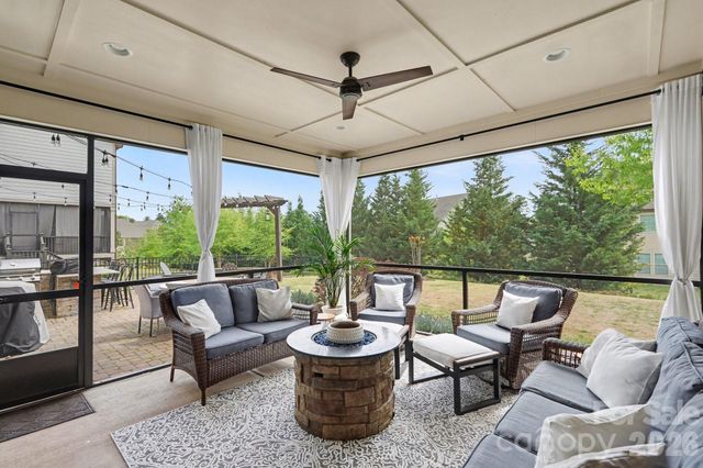 17005 Luvera Lane, Charlotte, NC 28278