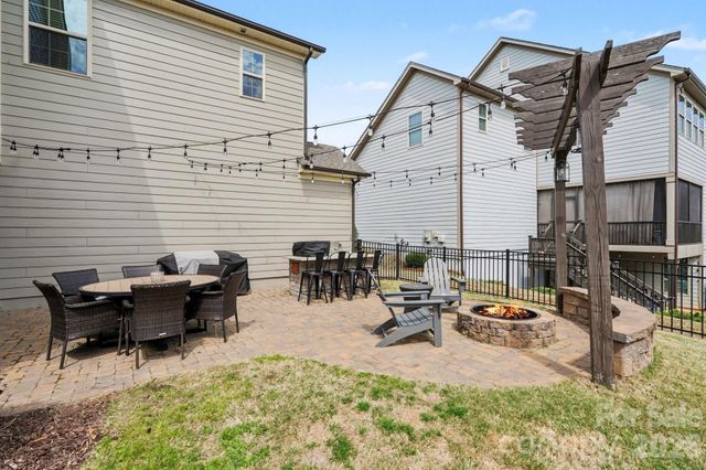 17005 Luvera Lane, Charlotte, NC 28278