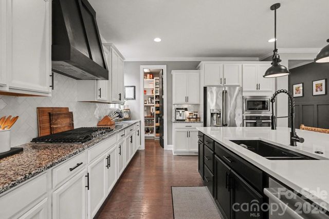 17005 Luvera Lane, Charlotte, NC 28278