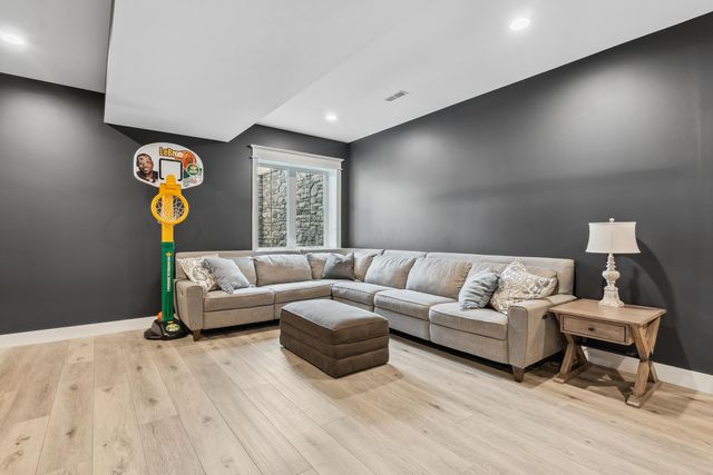 5470 Maple Glen Drive, Galena, OH 43021
