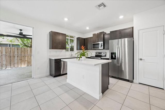 2478 SE 10th Court, Homestead, FL 33035