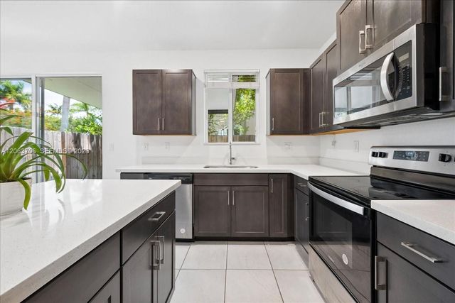 2478 SE 10th Court, Homestead, FL 33035