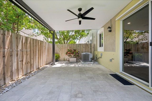 2478 SE 10th Court, Homestead, FL 33035