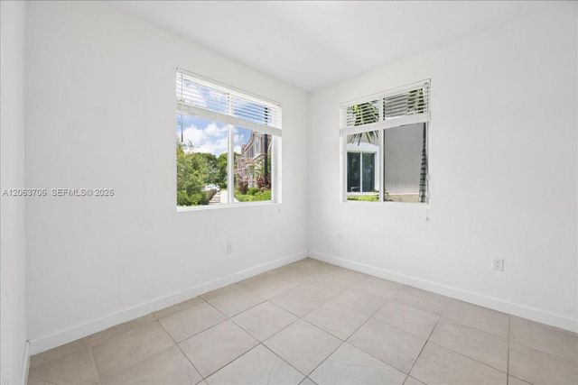 2478 SE 10th Court, Homestead, FL 33035