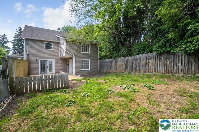 215 Lackawanna Avenue, Nazareth Boro, PA 18064