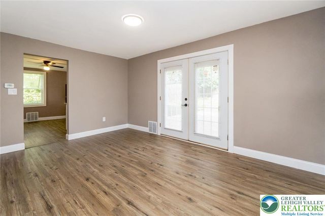 215 Lackawanna Avenue, Nazareth Boro, PA 18064