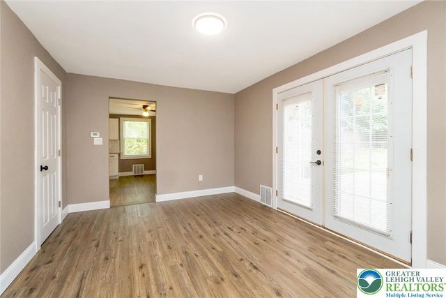 215 Lackawanna Avenue, Nazareth Boro, PA 18064