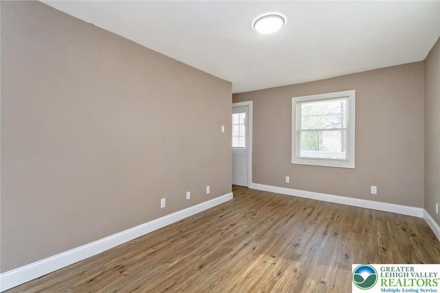 215 Lackawanna Avenue, Nazareth Boro, PA 18064