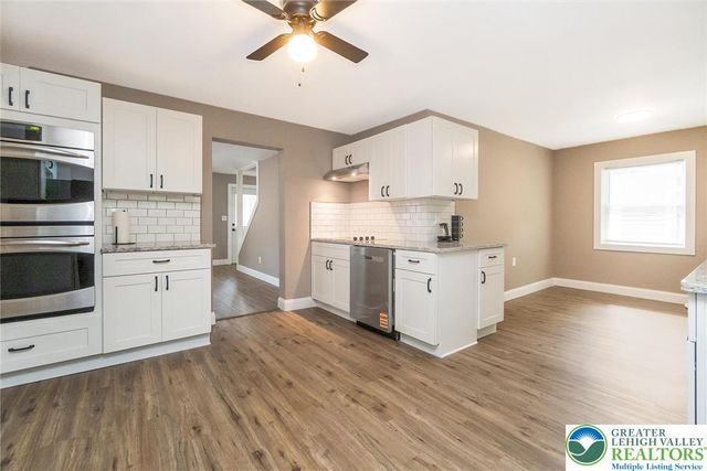 215 Lackawanna Avenue, Nazareth Boro, PA 18064