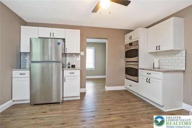 215 Lackawanna Avenue, Nazareth Boro, PA 18064