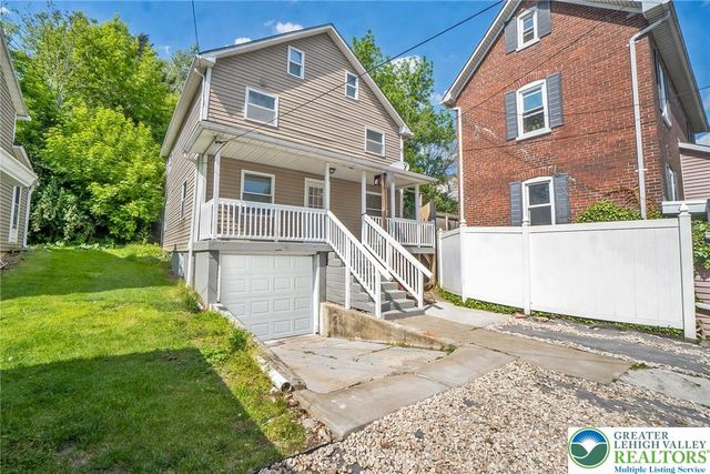 215 Lackawanna Avenue, Nazareth Boro, PA 18064