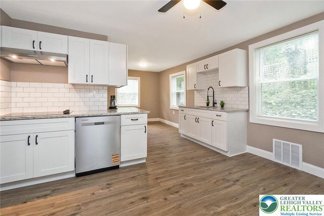 215 Lackawanna Avenue, Nazareth Boro, PA 18064