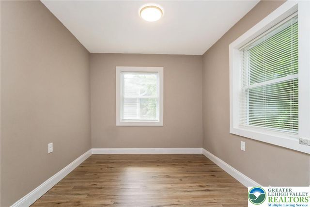 215 Lackawanna Avenue, Nazareth Boro, PA 18064