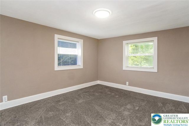 215 Lackawanna Avenue, Nazareth Boro, PA 18064