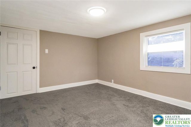 215 Lackawanna Avenue, Nazareth Boro, PA 18064