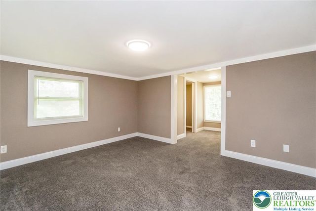 215 Lackawanna Avenue, Nazareth Boro, PA 18064