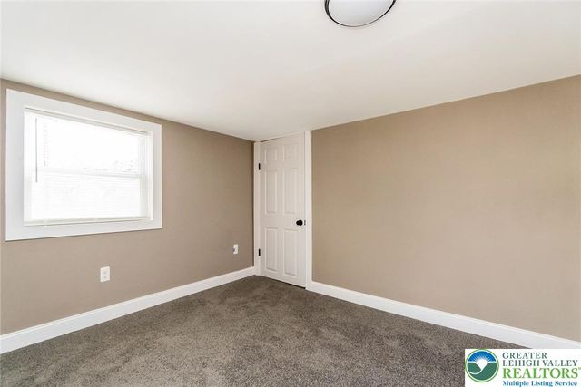 215 Lackawanna Avenue, Nazareth Boro, PA 18064