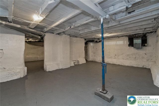 215 Lackawanna Avenue, Nazareth Boro, PA 18064
