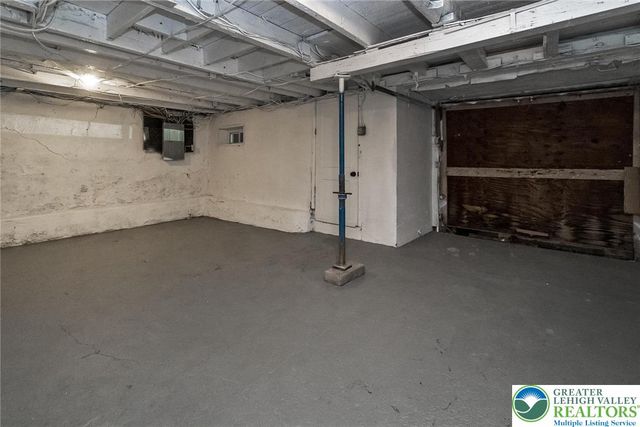 215 Lackawanna Avenue, Nazareth Boro, PA 18064
