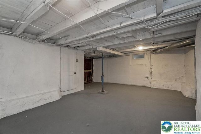 215 Lackawanna Avenue, Nazareth Boro, PA 18064