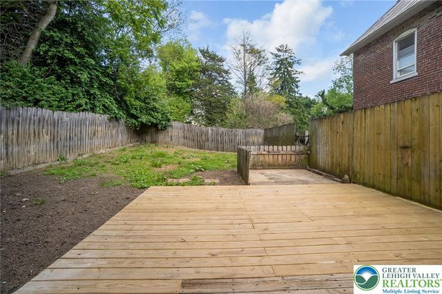 215 Lackawanna Avenue, Nazareth Boro, PA 18064